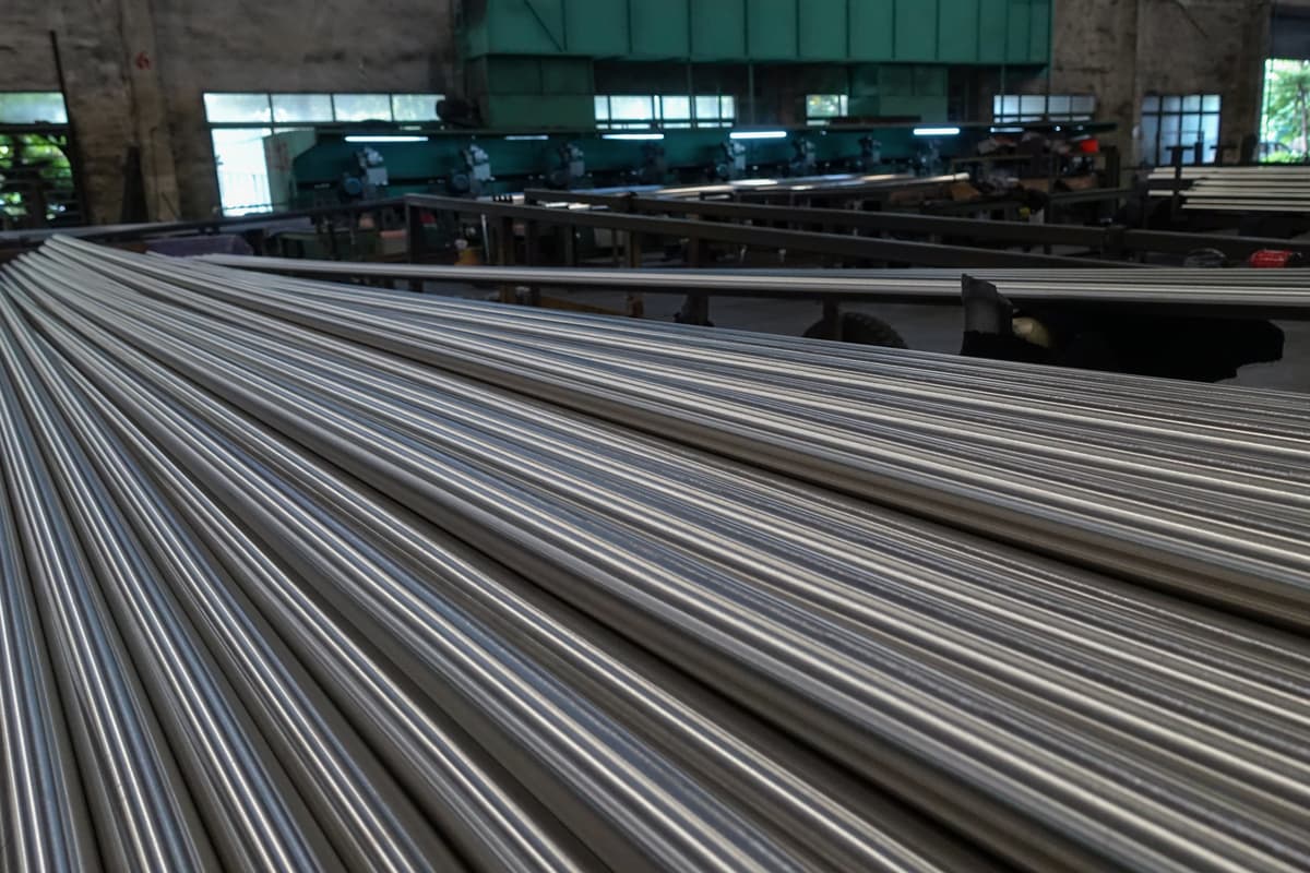 Stainless steel food and beverage processing tanks and vessels