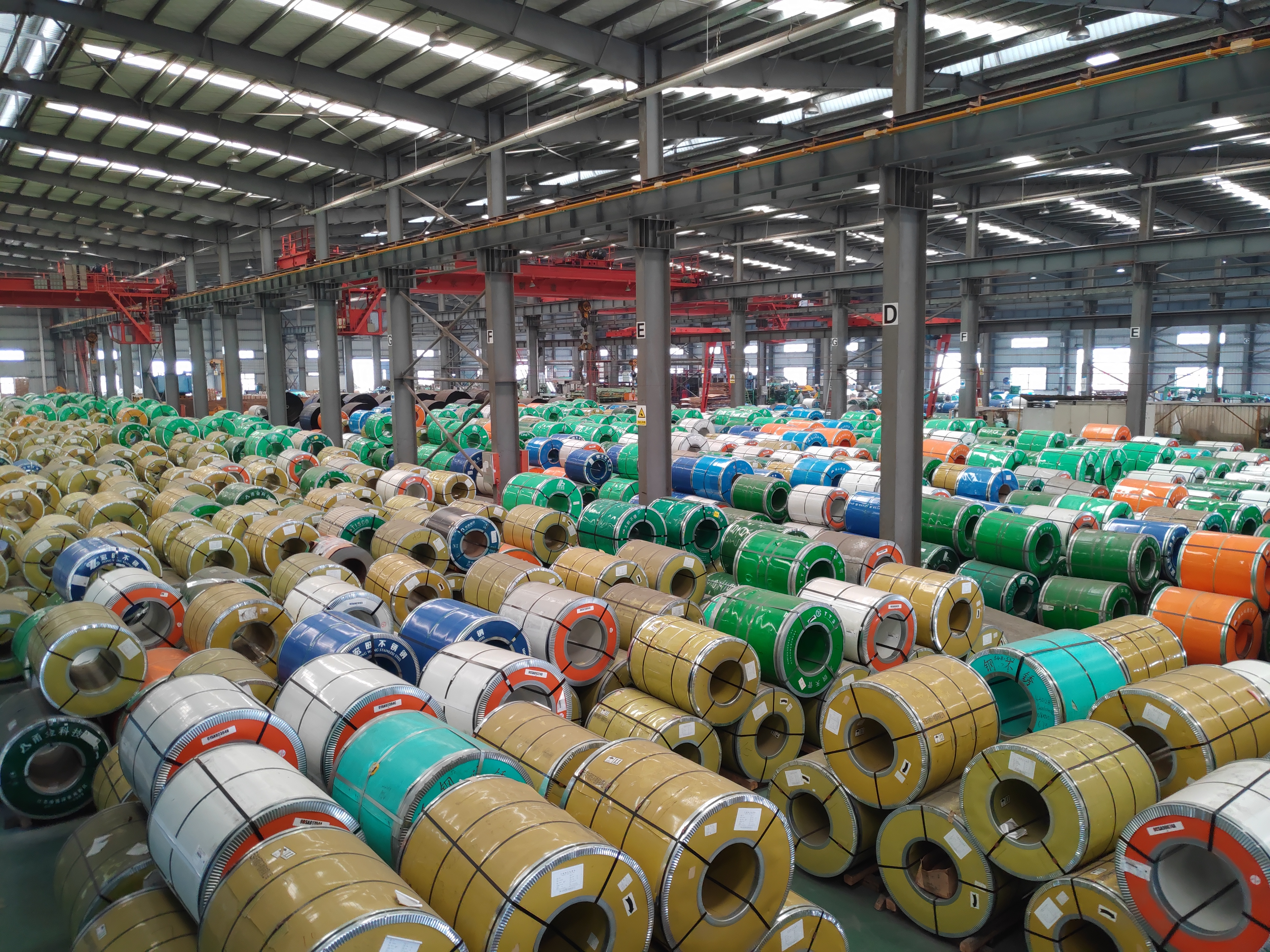 Stainless steel coil warehouse for multi-grade material selection