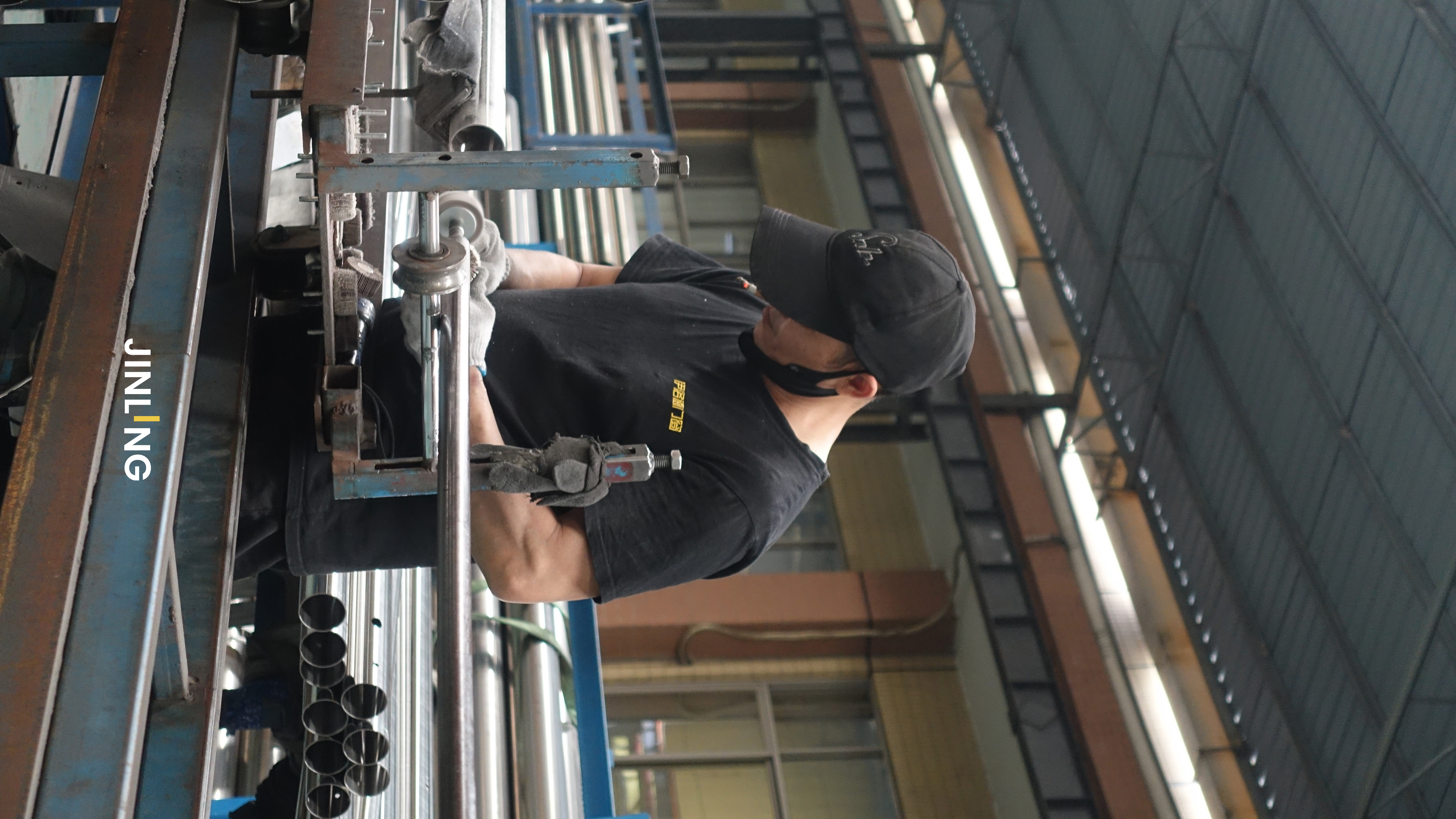 Stainless steel tube and pipe for industrial and sanitary applications