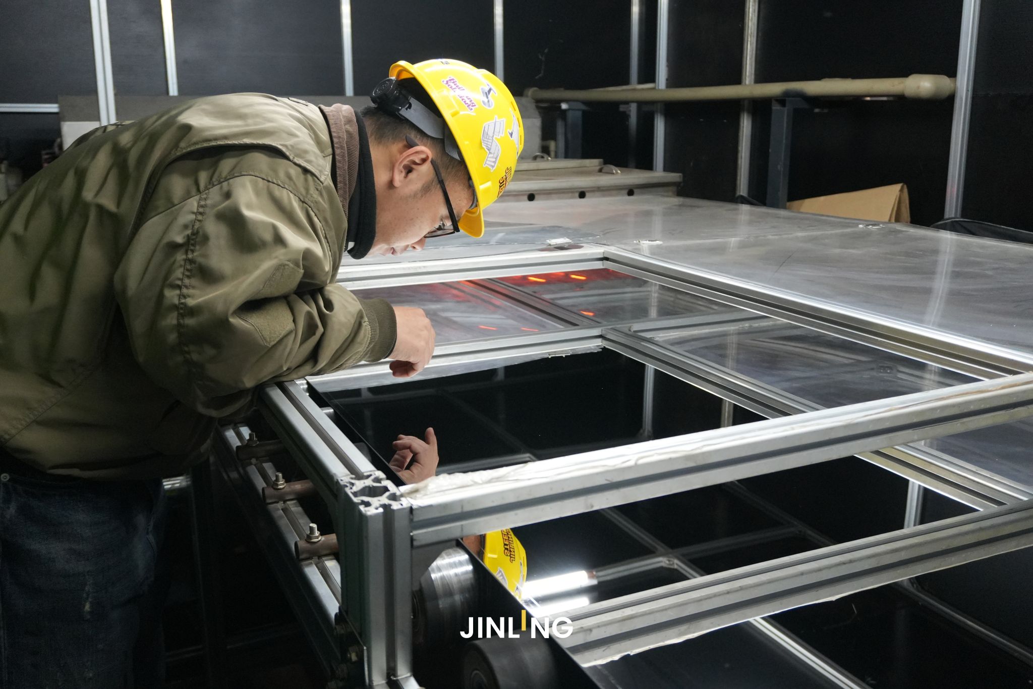 8K mirror stainless steel frame reflection inspection